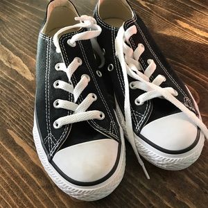 Youth Converse All Star Chuck Taylor size 1